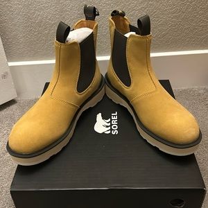 Sorel hi line Chelsea boots size 11-new